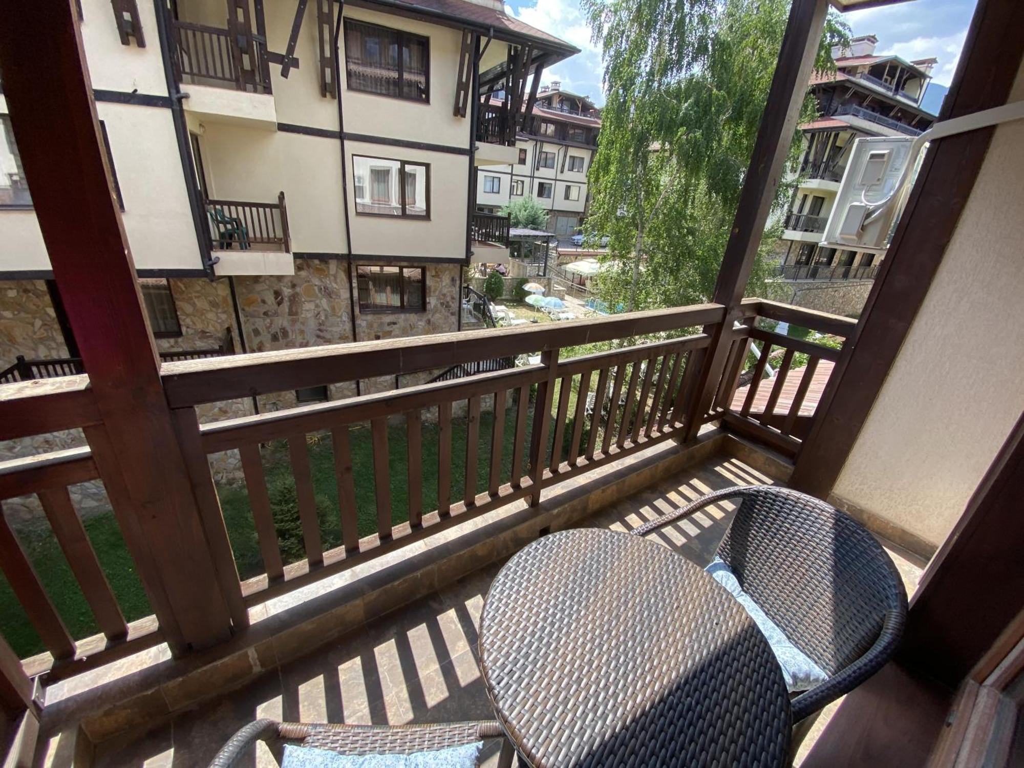 Next To The Ski Lift Downtown Bansko Bagian luar foto