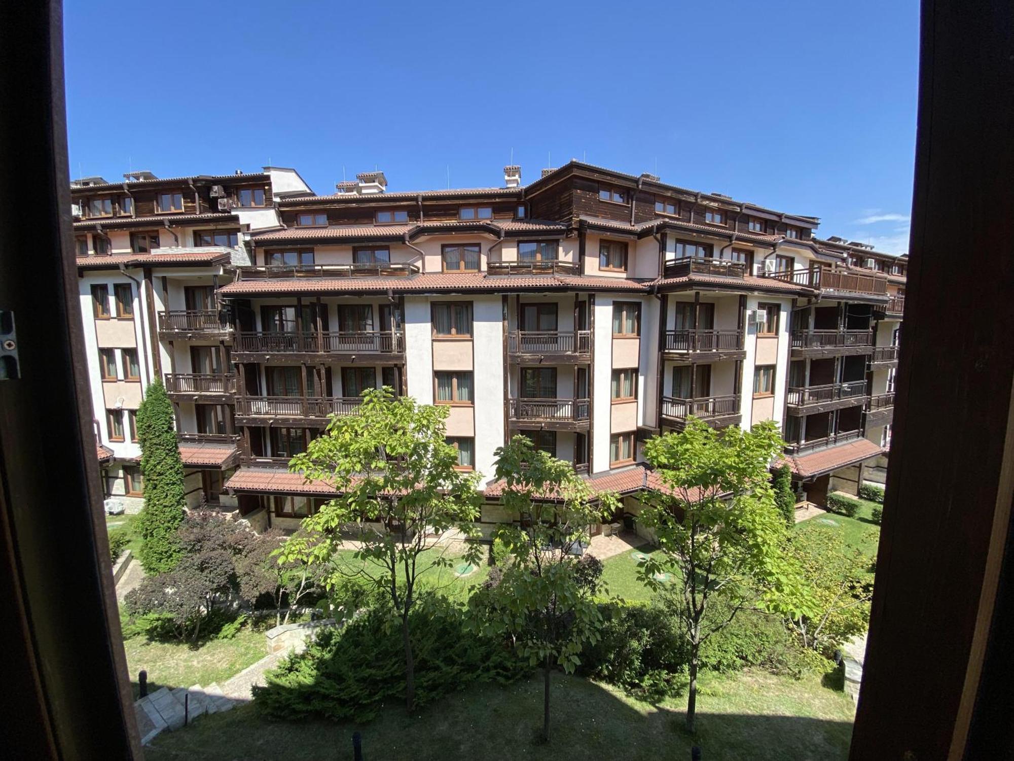Next To The Ski Lift Downtown Bansko Bagian luar foto